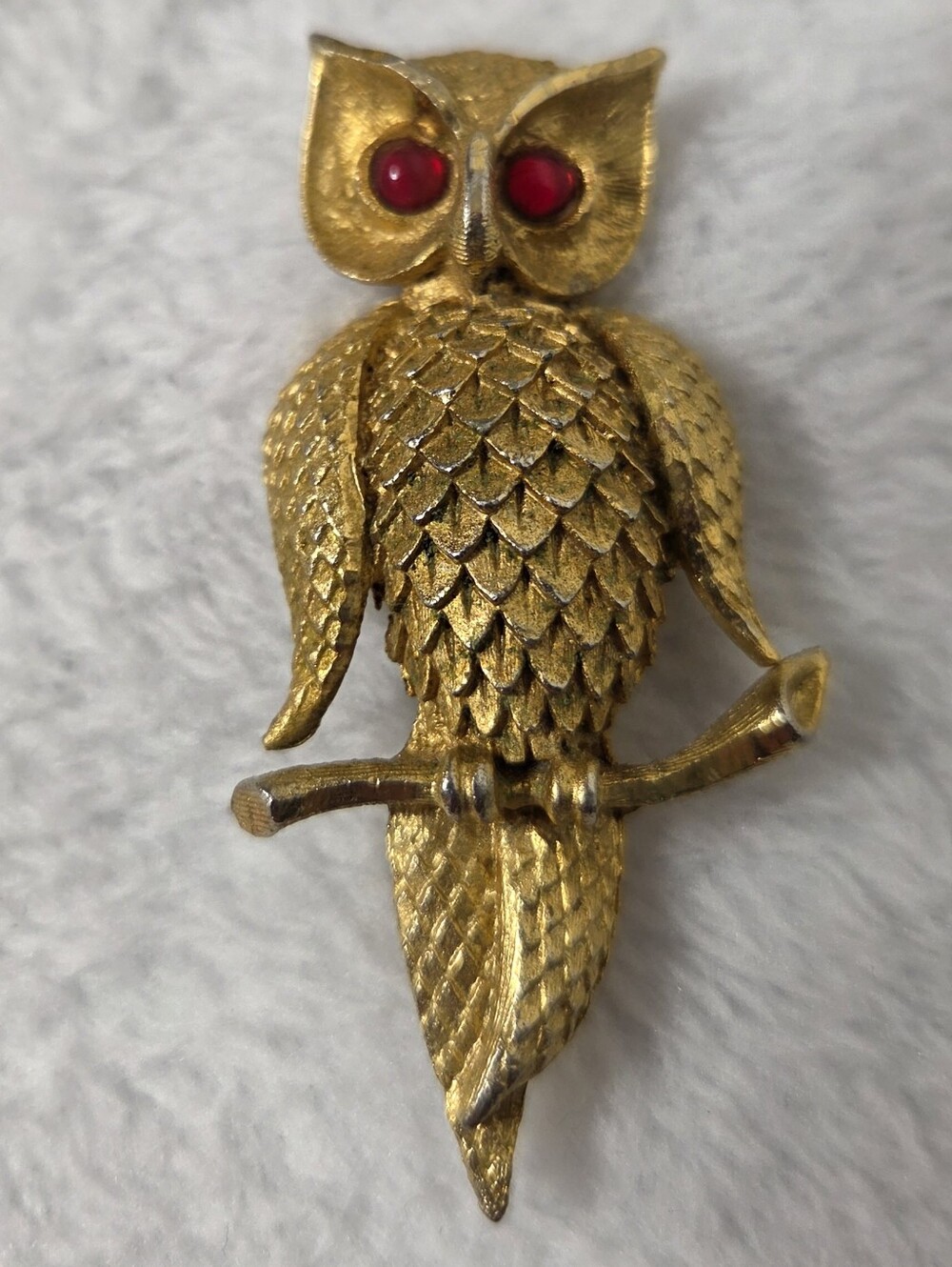 Vintage BSK gold-tone owl brooch with red rhinestone eyesmade Betwn 1950s-1960s